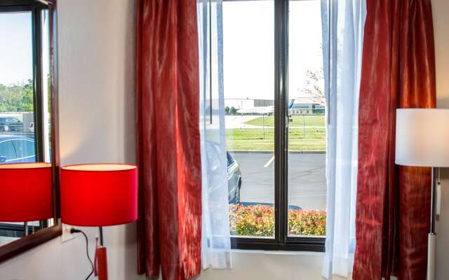 Ramada Plaza by Wyndham Chicago North Shore