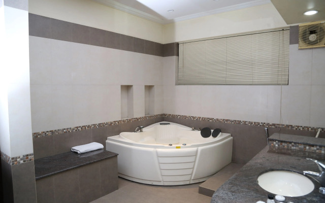 Westin Suites Guest House