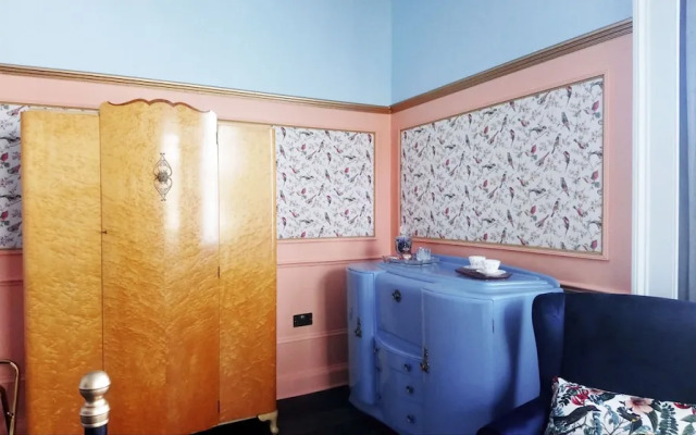 Little Robin Bed And Breakfast