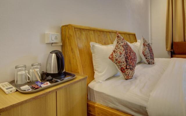 Hotel Pleasure Inn near Turtle Beach, Morjim
