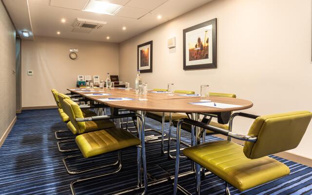 Holiday Inn Express Edinburgh Airport