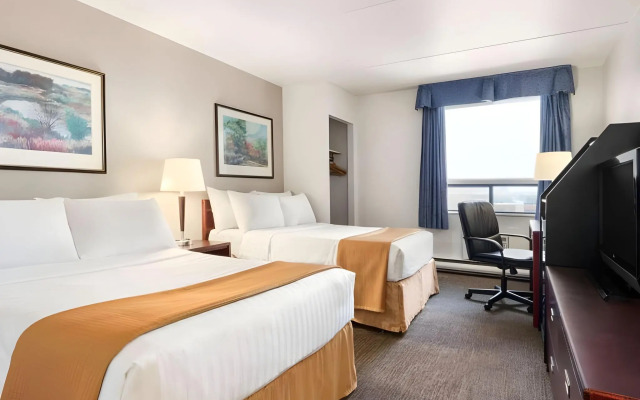 Emerald Hotel & Suites