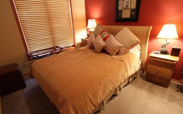 Snowcreek by Mammoth Reservations