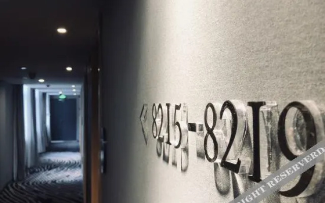 Hangzhou Yunrui@Hotel (Linping Yintai Department Store Pedestrian Street)