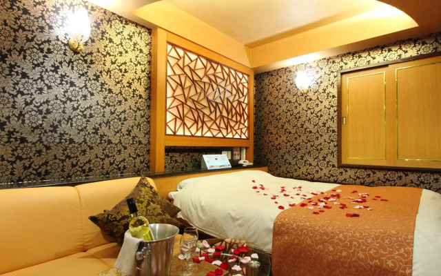 Restay Fuchu - Adult Only