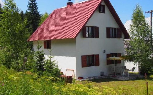 Guest House In Zabljak