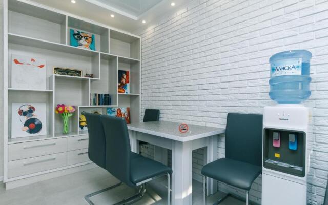 Flatrent Drahomanova 2a