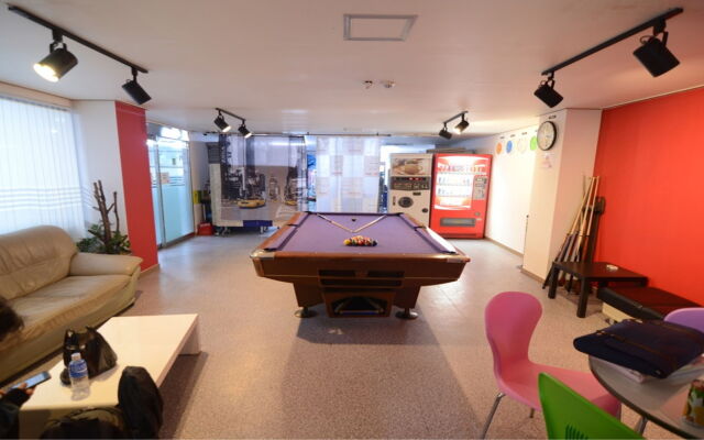 Kimchee Downtown Guesthouse - Hostel