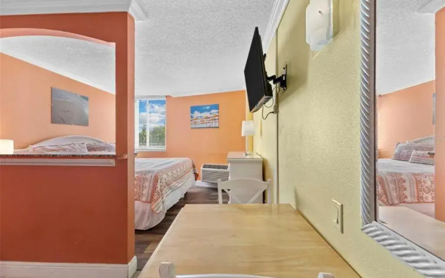 Pelican Pointe Clearwater Beach Hotel