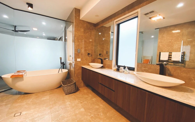 Luxury House Collection Four Beds