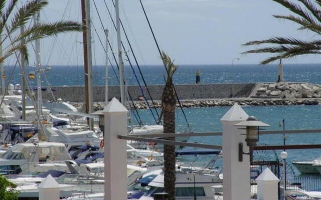 Apartment Boulevard 302