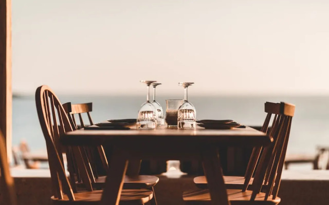 PHEIA, Vriniotis Resorts