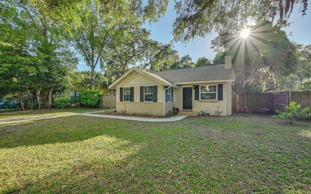 Winter Haven Abode Near Lakes & Attractions