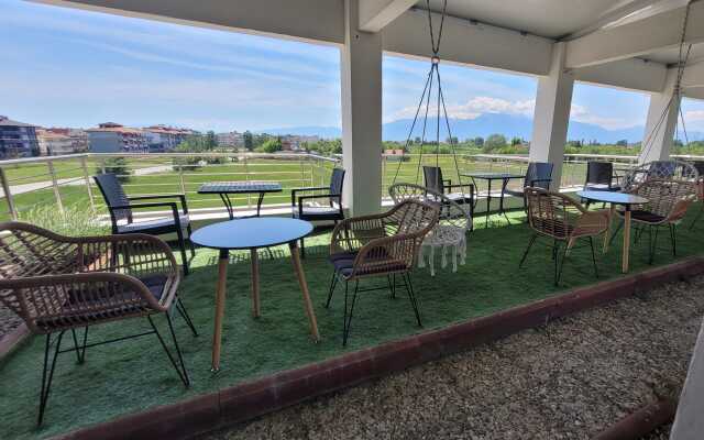 Peloton Inn Hotel
