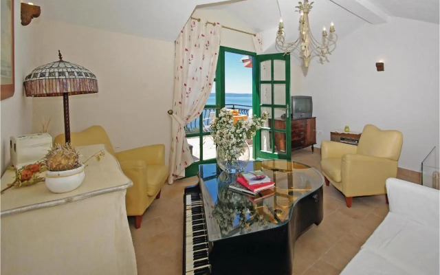 Holiday home Gornji Tucepi-Srida sela bb II