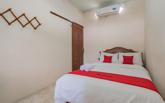 RedDoorz near Tugu Kuda Kosong Cianjur