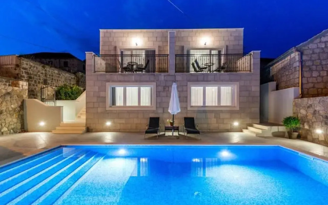 Villa Kabalero - Four-bedroom Villa With Private Pool