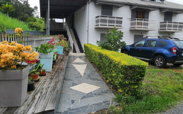 Studio in Salazie, With Furnished Garden and Wifi