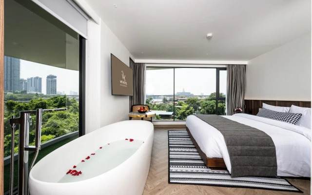 We Hotel Riverfront