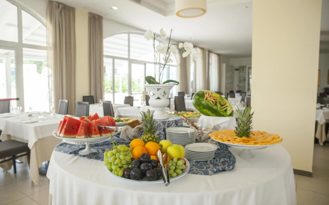 Club Azzurro Hotel & Resort