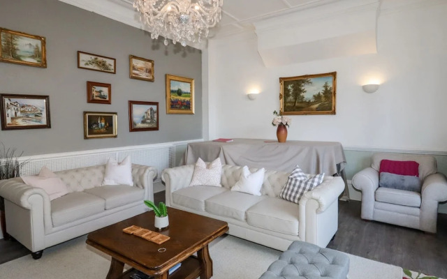 112 Balmoral Road