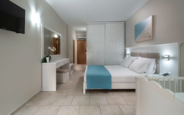 Porfi Beach Hotel