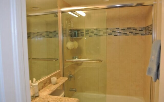 Seagate W 502 - 2 Br Condo