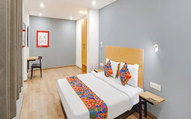 FabHotel Noida Grand