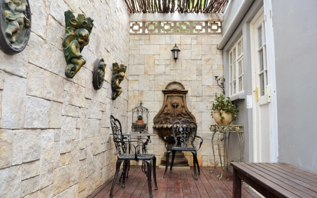 Versailles Self-Catering