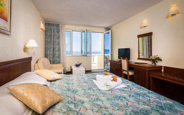 Hotel Bacchus