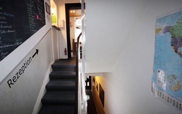 The Penny Pincher Inn - Hostel