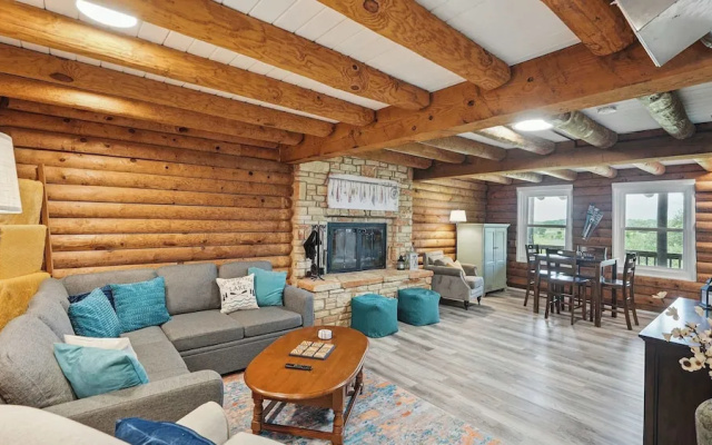 Sunshine Lakehouse at Canyon Lake