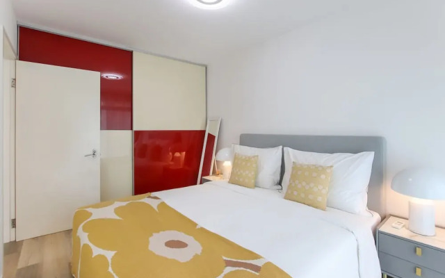Tyms 2BR Apt Near ITC Xujiahui Line1 11