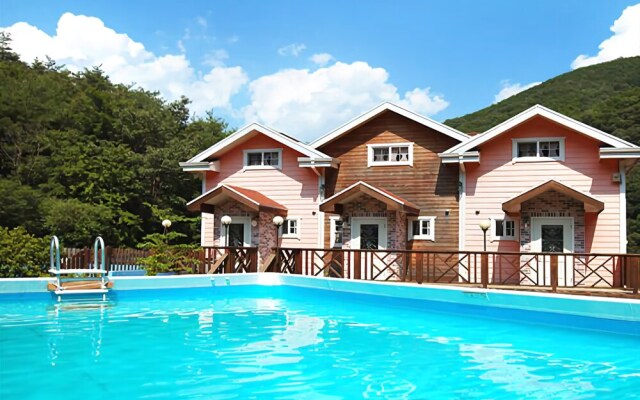Yangsan Chickweed & Flower Pension