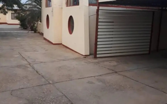 Paradise Hut Guesthouse