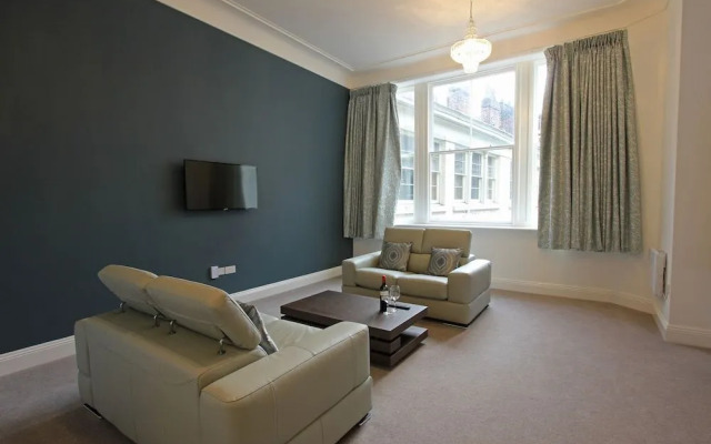 The Castle Collection - 14 Cook Street
