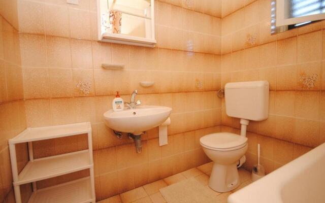 Apartment Rina - 200 m from beach