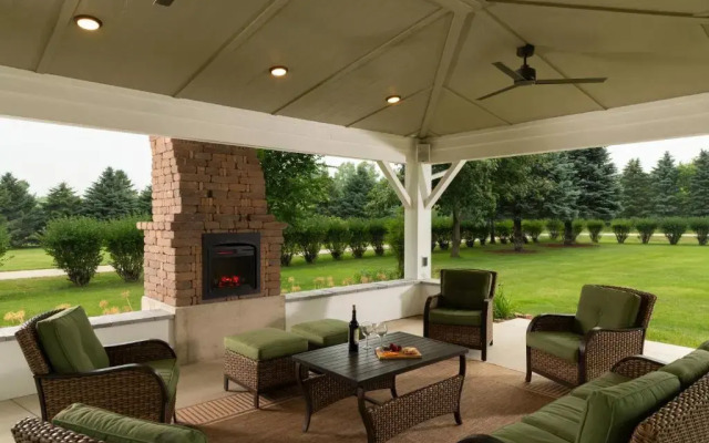 The Oakwood Inn – Adults Only