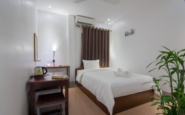 Yellow Hostel