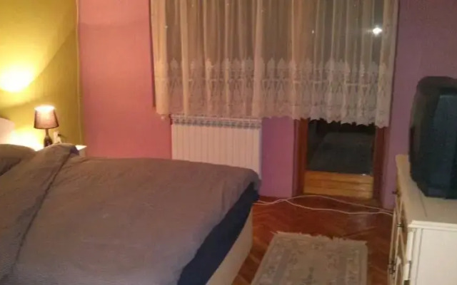 Guest House Ema