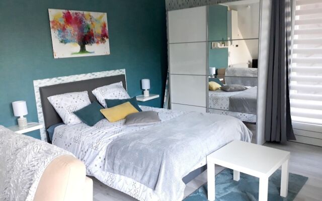 Studio in Saint-apollinaire, With Shared Pool, Enclosed Garden and Wifi
