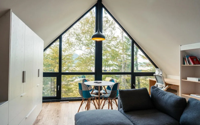 Bright Chalet With hot tub and Indoor Sauna