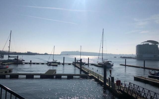 Quayside Apartment in Cardiff Bay