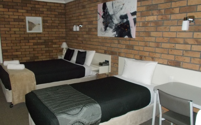 Park House Motor Inn – Guest Rooms – Oakey