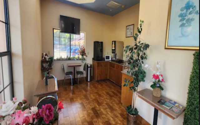 Regency Inn & Suites