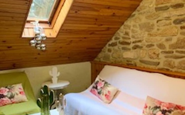 Studio in Plouguerneau, With Wonderful sea View, Enclosed Garden and Wifi