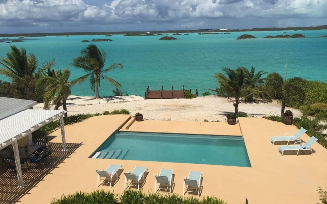 Breezy Palms Villa