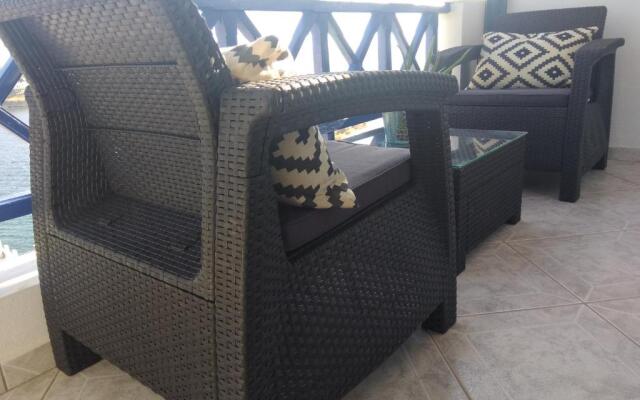 Enjoy Cyclades Apartments