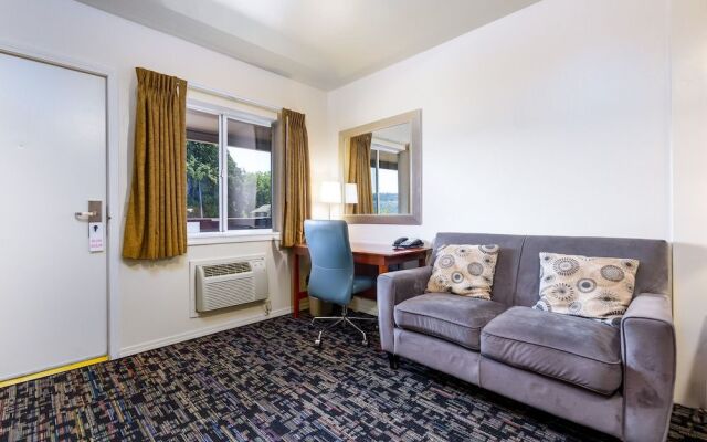 Riverview Lodge