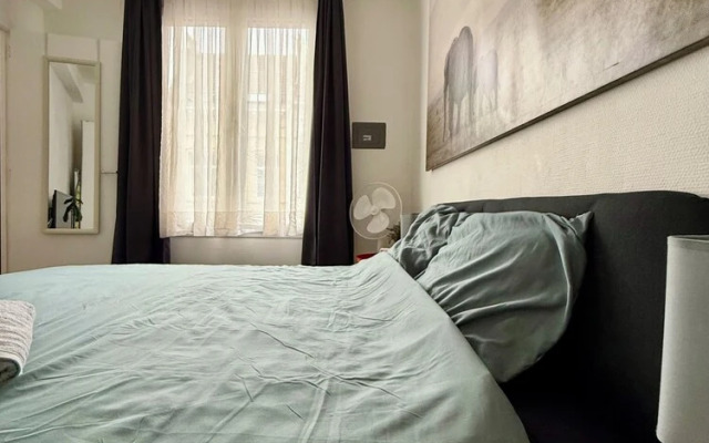 Peaceful 2 minutes European Parliament